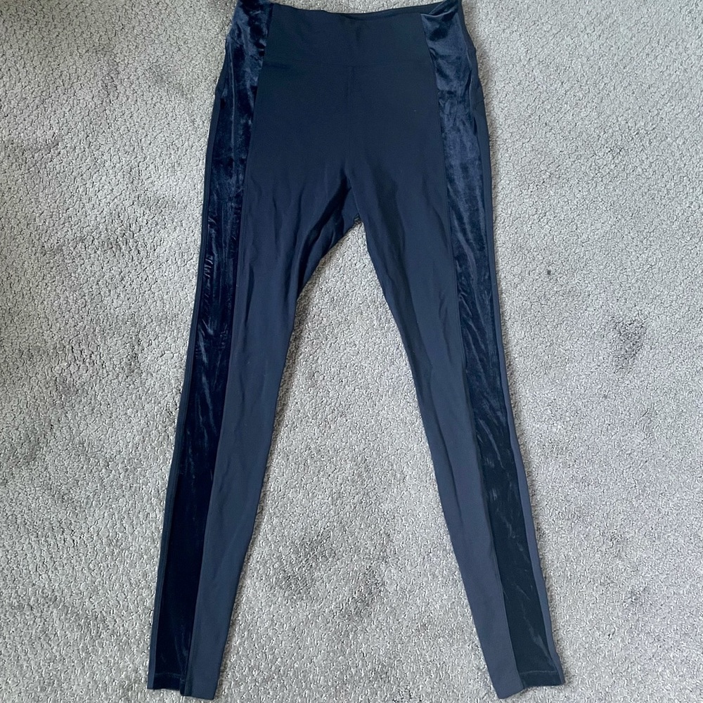 Athleta Metro Velvet Tux Tight